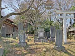 小八林春日神社石碑群