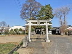 半割春日神社鳥居