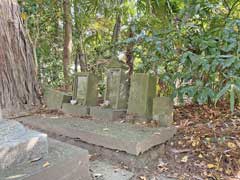 加藤香取神社境内石祠