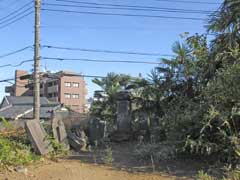 下井戸稲荷神社境内石祠・石塔