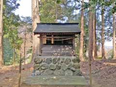 上古寺氷川神社境内社稲荷・手長男・姥神社合殿