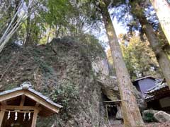 腰越氷川神社境内社出羽三山鎮座の天王山