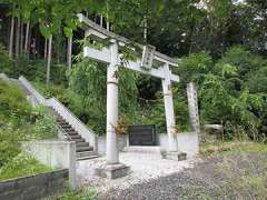 成瀬諏訪神社鳥居