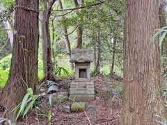 越畑愛宕神社脇の石祠