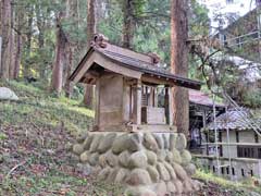 手白神社境内社