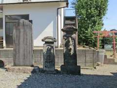 加倉久伊豆神社石塔