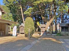 尾ヶ崎八幡神社境内社久伊豆、氷川、天神