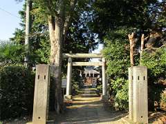 鎧宮八幡神社参道