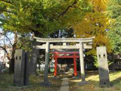 三角稲荷神社鳥居