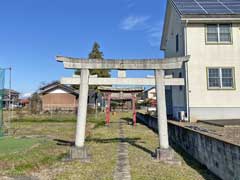 赤尾諏訪神社鳥居