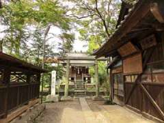 境内社護国神社