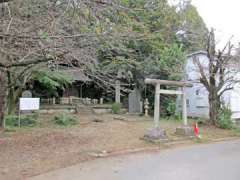 境内水富神社