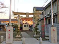 古新田稲荷神社鳥居