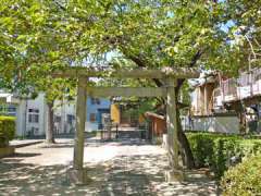 新里氷川神社鳥居