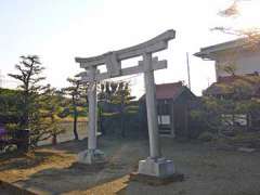 三社稲荷神社鳥居