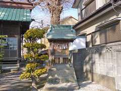 境内大沼明神社