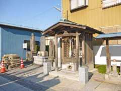 庚申塔と愛染明王座像