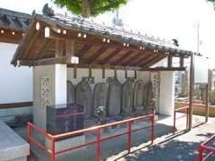 泉蔵院六地蔵