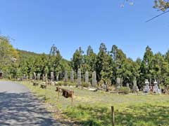 慈光寺旧仁王門跡地の板碑群