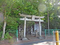 上岩岡八雲神社鳥居