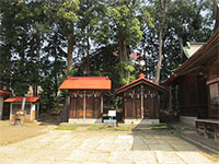 境内社御嶽社、八雲・養蚕神社