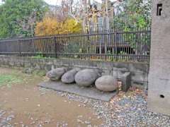 谷口稲荷神社力石