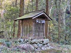 露梨子春日神社不動尊