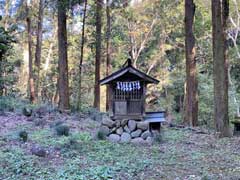 露梨子春日神社境内社稲荷社