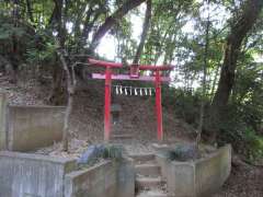 境内社岩崎神社