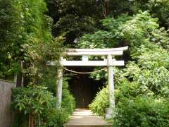 岡本八幡神社鳥居