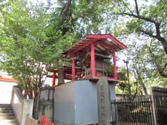 境内社雷電稲荷神社