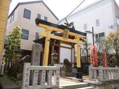 矢来町秋葉神社鳥居