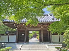 観泉寺山門