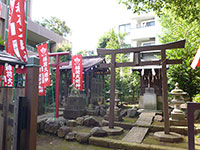 境内社稲荷神社御嶽神社