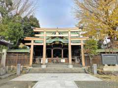 牛島神社三輪鳥居と拝殿