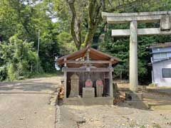 弐分方日枝神社石像