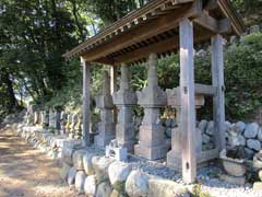 海禅寺三田氏供養塔