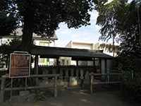 鈴法寺歴代住職墓